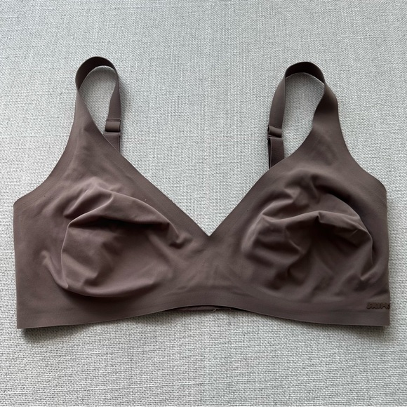 SKIMS Naked Plunge Bralette - Picture 8 of 12